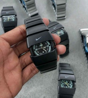 NIKE ANALOG BLACK FIBER BODY