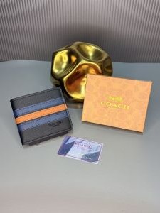 Coac_h varsity strep wallet with 014 og box and dust bag 