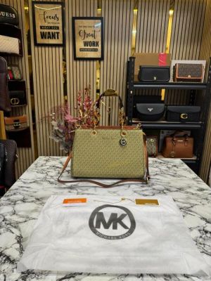 Michael_Kors Cynthia Signature Satchel Bag With Dust Bag (Apricot)