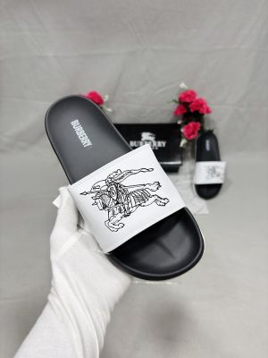 _BURBERRY_FURLEY_MOTIF-WHITE-WITH-BRAND-PACKAGING