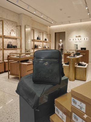 Coach_huston_side_bag_premium_quality_with_dust_cover