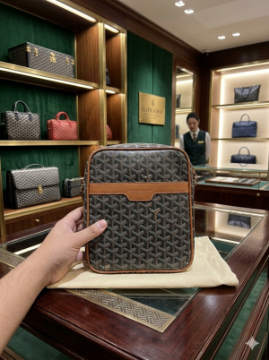 Goyard_huston_side_bag_premium_quality_with_dust_cover