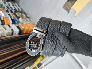 _coach_ auto lock belt 