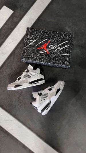 Nik_e Air Jordan Retro 4 Military Black