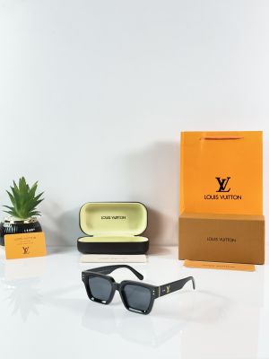 Louis_Vuitton_8263_Black