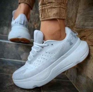 underr armourr Infinite Pro white