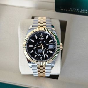 Role_x Oyster Perpetual Sky Dweller 2Ton-Gold-Black