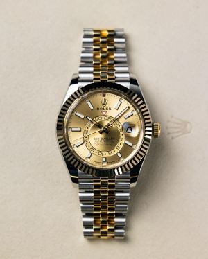 Role_x Oyster Perpetual Sky Dweller 2Ton-Gold-Gold