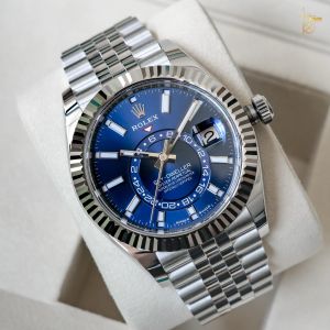 Role_x Oyster Perpetual Sky Dweller Silver-Blue