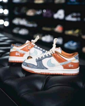 Nik e SB Dunk Low C Stussy Grey Orange
