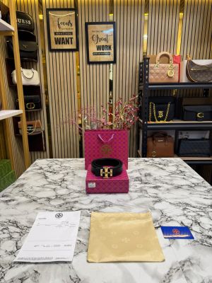 Tory Burc_h Black Leather Belt with Signature Golden Logo Buckle Includes box dust bag and carry bag (19-3)