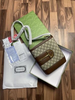 Gucc_i 73 unisex sidebody bag with og box 311