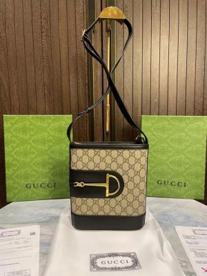 Gucc_i 73 unisex sidebody bag with og box 312