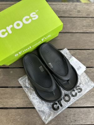 Cro.cs_Mellow_Flips_black 