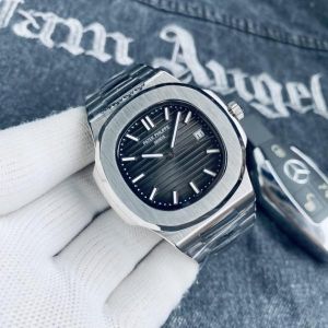 Patek_Philippe Nautilus Quartz