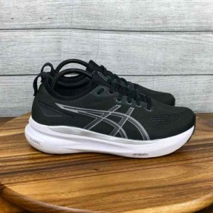 A SICS GEL KAYANO BLACK WHITE
