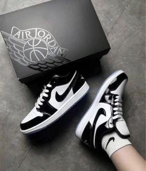 Air Jordan 1 Low SE Concord Black