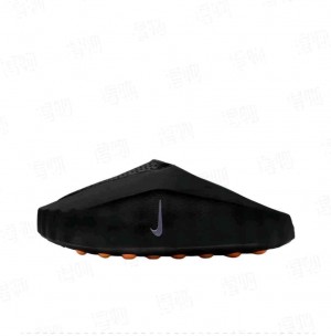 nik.e mind all black