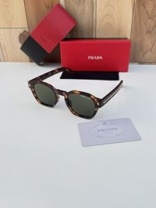 Prada_3490_round_tiger_green