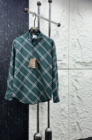 Burberr y Green Store Article Shirts