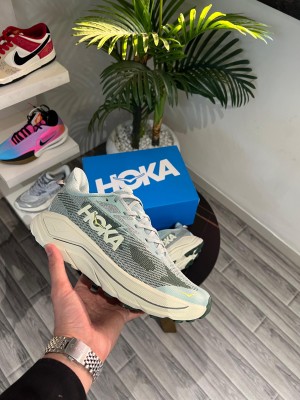  HOKA CHALLENGER 8 TRAIL TRUFFLE SALT Box