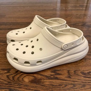 _CROCS MEGA CRUSH BONE