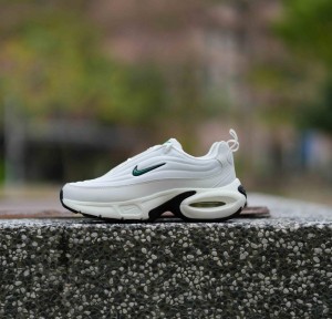 Nik e AirMax Portal White and Green