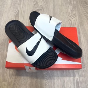nik e victori one logo premium flip flops