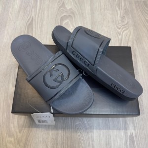 Gucc i gg soft comfort premium flip flops