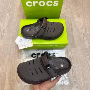 croc s yukon vista premium clogs