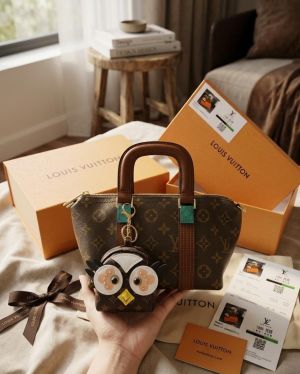 Louis_Vuitton_lastest_edition_with_box_6285