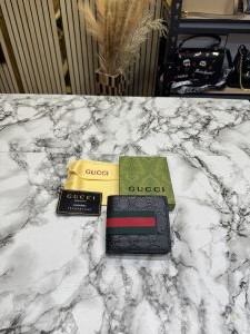 Gucc_i GG Supreme Embossed Stripe Bi-fold Wallet With Box And Dust Bag Including Card (9983-Black)