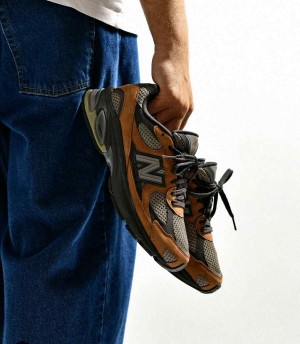 New balancee 2010 Pecan Castlerock  587