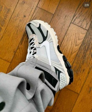 Nikee Air Zoom Vomero 5 Supersonic