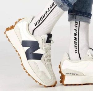 Neww balance 327 moonbeam outer space white navy (401)