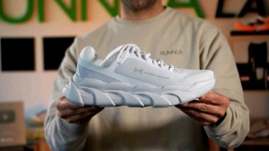 Unde r Armour UA Halo Runner