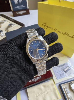 LONGINE S CONQUEST QUARTZ ANALOG WATCH HVY 10