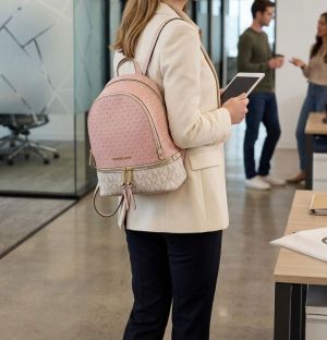 _Michael_kors_backpack_with_dust_bag_(0089-1pink)