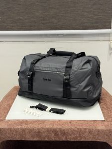 Calvin_Klein_Premium_Duffle_Bag_Z16007_Grey