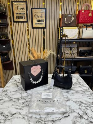 Charle_s & Keith Gift Set In Black Faux Leather Hobo Bag 