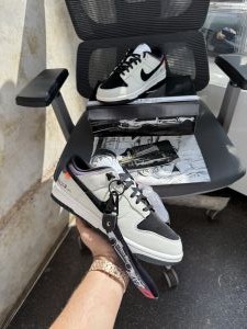 NIK.E SB DUNK LOW AE 86