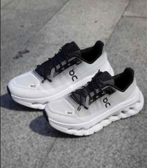 On Cloud Tilt 2.0 Ivory Black