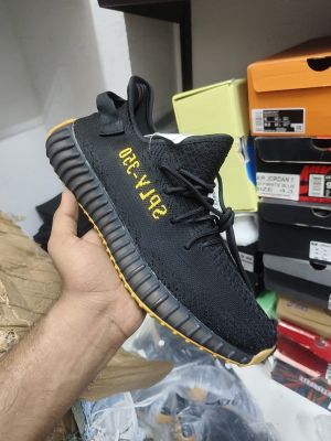 ADIDA_S YEEZY 350 BLACK YELLOW