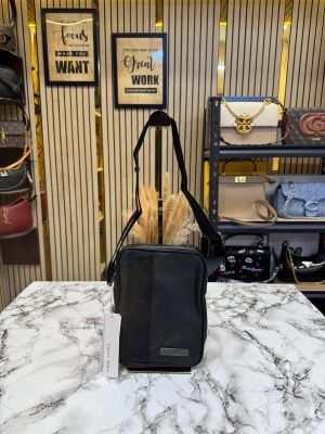 Calvin_Klein CK Jeans Sleek Monochrome Design Crossbody Bag (9516)
