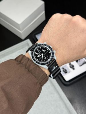 Omega_speedmaster_swatch