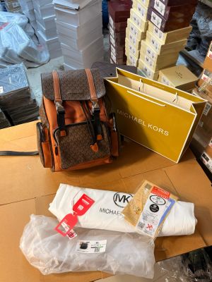 Micheal_kors_mk_premium_mens_designer_backpack_with_dustbag_carrybag_tags_etc