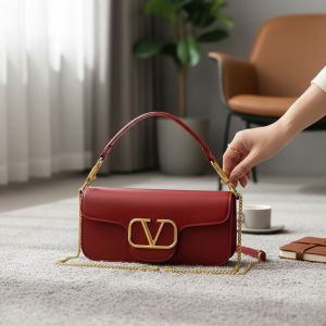 VALANTINO_GARAVANI_HANDBAG_WITH_BOX_6313