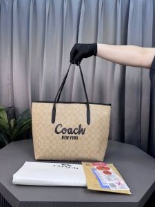 COAC_H CITY TOTE BAG HEAVY QUALITY WITH DUST BAG & BILL 
