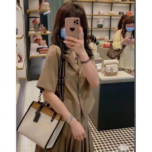 Coach_field tote 22 in tote bag with double box