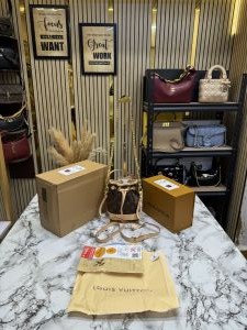loui_s vuitton nano no  nano bucket bag in monogram canvas with chain strap with og double box and dust bag (m82933)